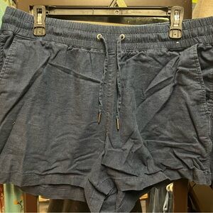 Women’s Linen Shorts